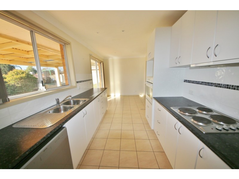 11 Flinders Close, Dubbo NSW 2830