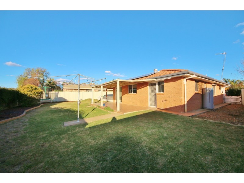 11 Flinders Close, Dubbo NSW 2830