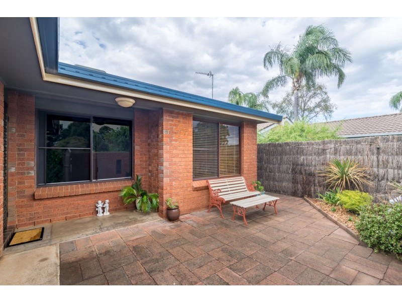 4 Kensington Avenue, Dubbo NSW 2830