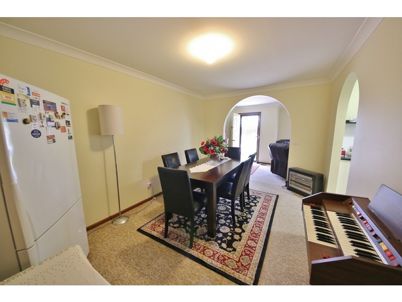 2(a) and 2(b) Rivergum Place, Dubbo NSW 2830