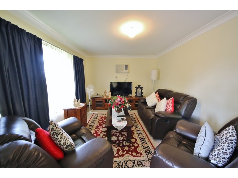 2(a) and 2(b) Rivergum Place, Dubbo NSW 2830