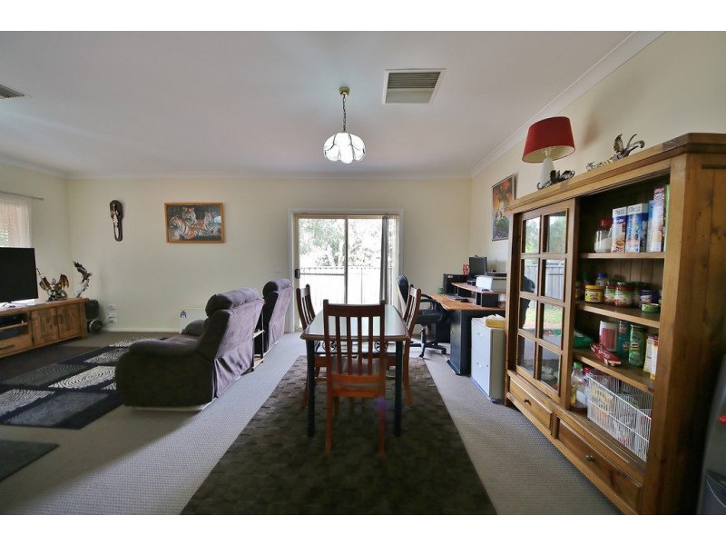 6a Ellis Park Close, Dubbo NSW 2830