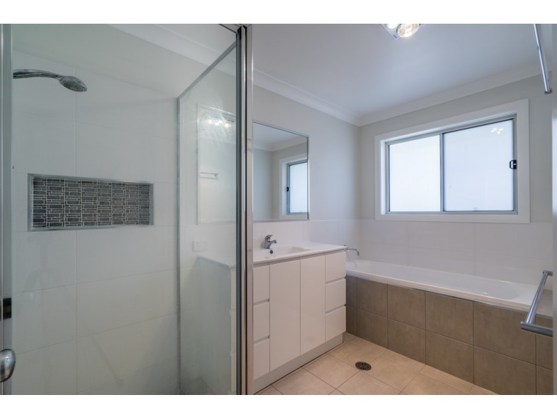 16 Ellenborough Avenue, Dubbo NSW 2830