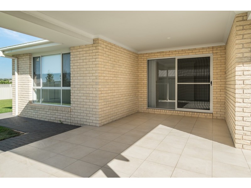 16 Ellenborough Avenue, Dubbo NSW 2830