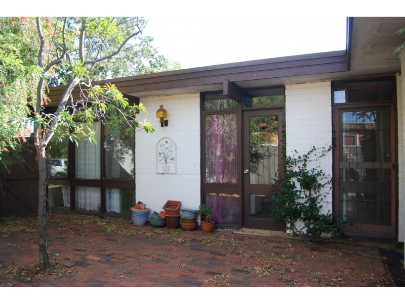 2 Wyuna Avenue, Dubbo NSW 2830