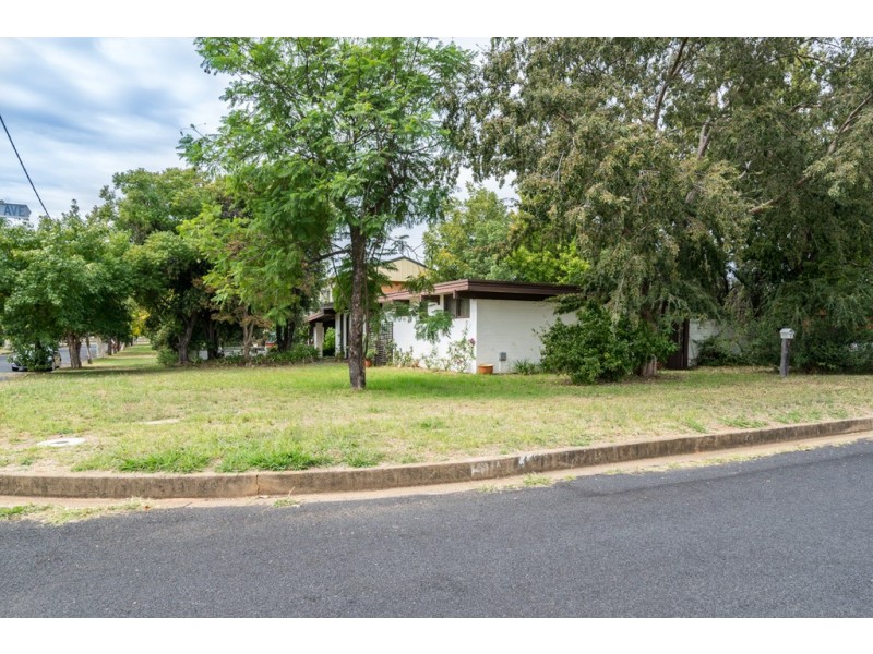 2 Wyuna Avenue, Dubbo NSW 2830