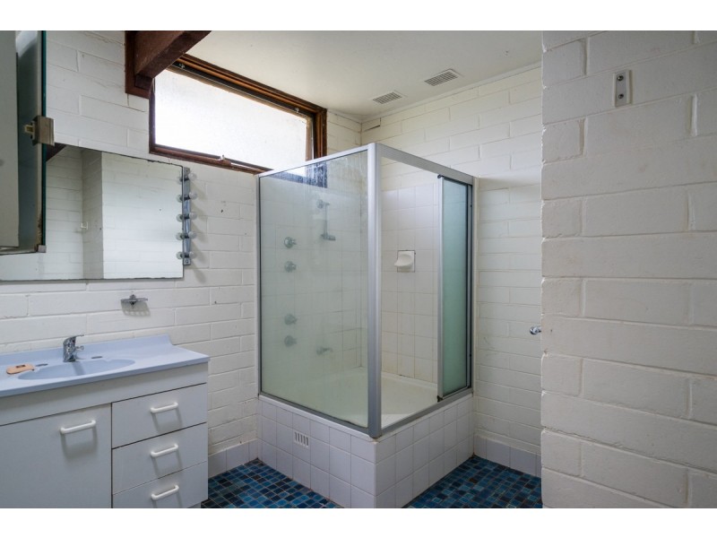 2 Wyuna Avenue, Dubbo NSW 2830