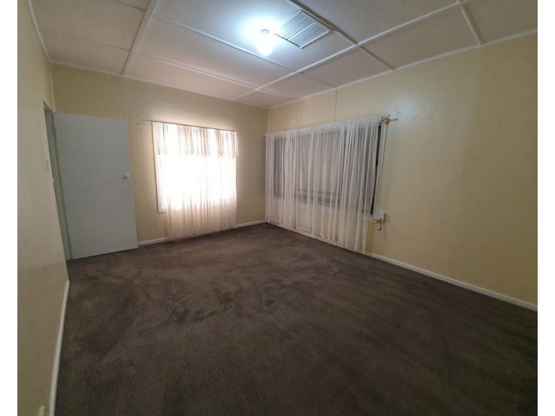 13 Gloucester Avenue, Dubbo NSW 2830