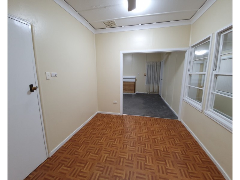 13 Gloucester Avenue, Dubbo NSW 2830