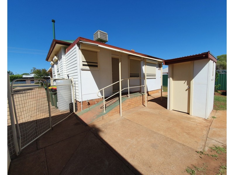 13 Gloucester Avenue, Dubbo NSW 2830