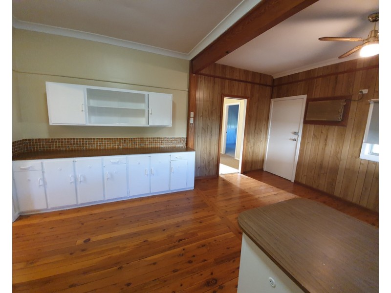 4 Gowrie Avenue, Dubbo NSW 2830