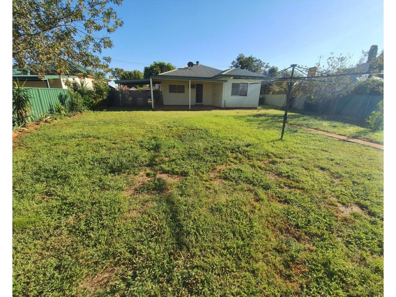 4 Gowrie Avenue, Dubbo NSW 2830