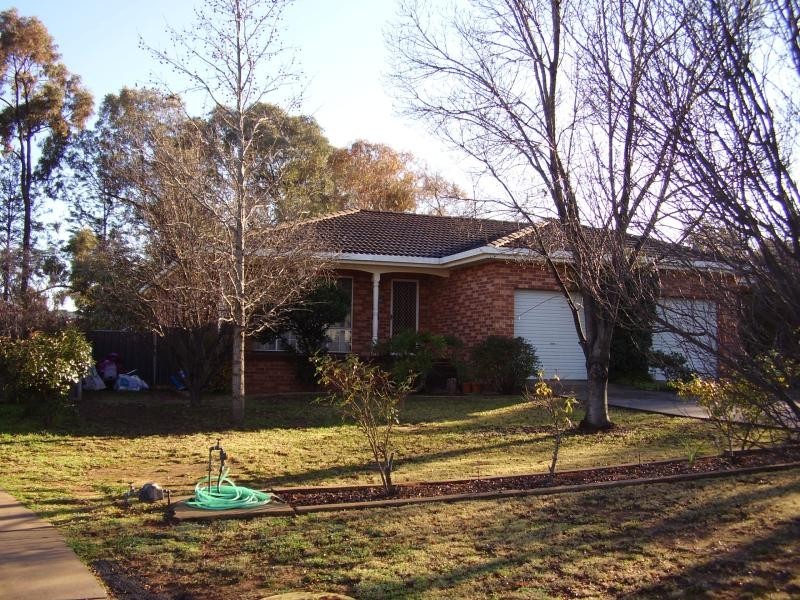 1/2 Bell Avenue, Dubbo NSW 2830