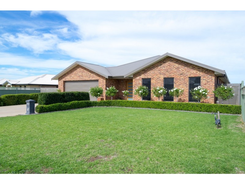 13 Ritz Place, Dubbo NSW 2830