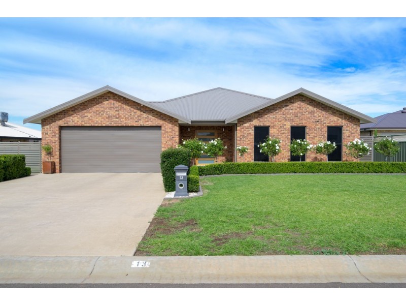 13 Ritz Place, Dubbo NSW 2830