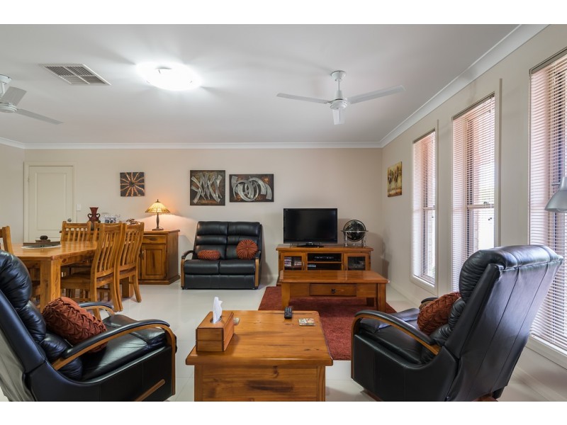 6 Azure Avenue, Dubbo NSW 2830