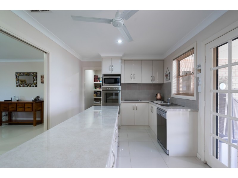 6 Azure Avenue, Dubbo NSW 2830
