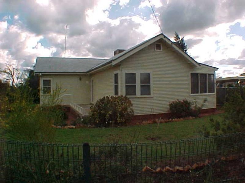 10 Gillis Avenue, Dubbo NSW 2830