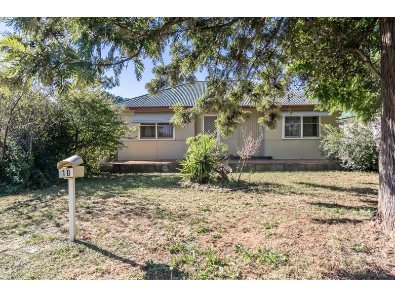 10 LEAVERS STREET, Dubbo NSW 2830