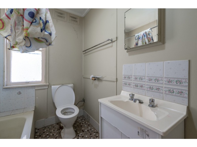 10 LEAVERS STREET, Dubbo NSW 2830