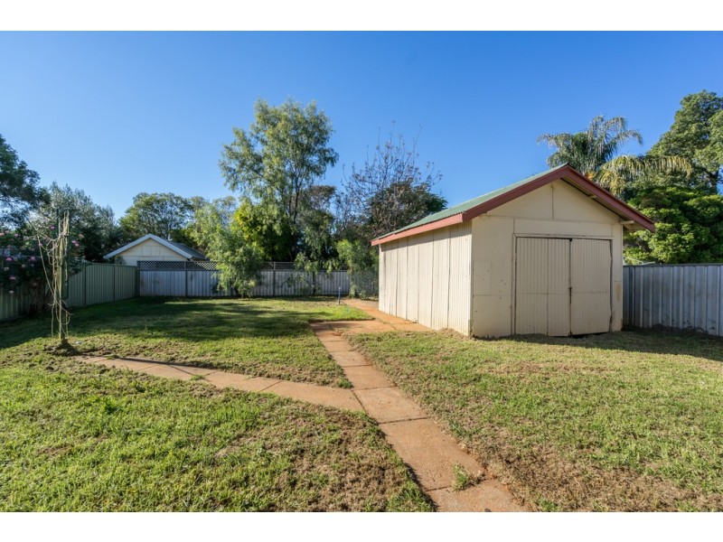 10 LEAVERS STREET, Dubbo NSW 2830