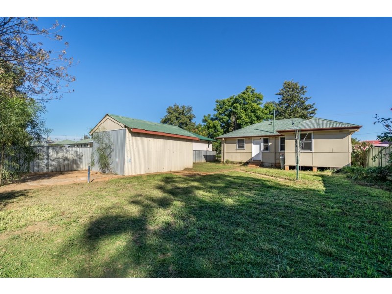 10 LEAVERS STREET, Dubbo NSW 2830