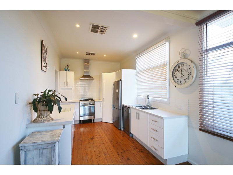 42 Caroline Street, Dubbo NSW 2830