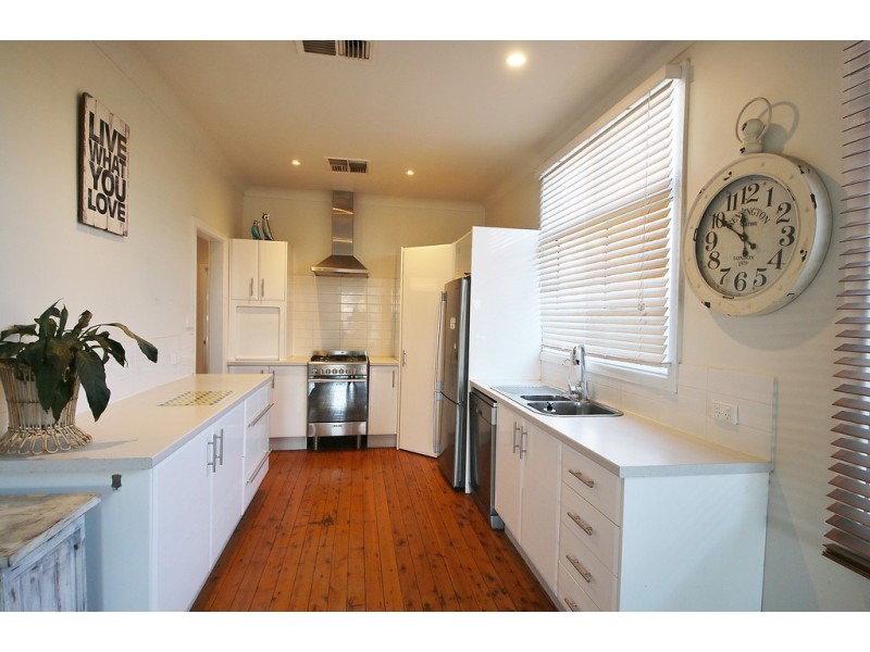 42 Caroline Street, Dubbo NSW 2830