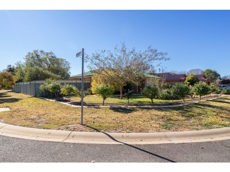 6 Castlereagh Avenue, Dubbo NSW 2830