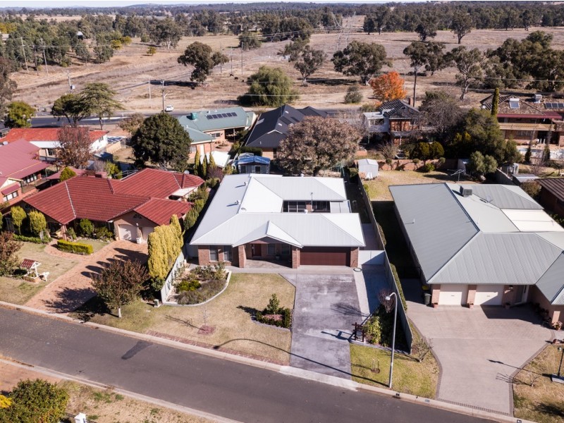 33 Allandale Drive, Dubbo NSW 2830
