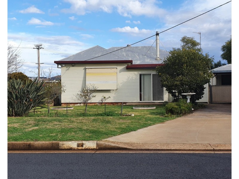 2 Gloucester Avenue, Dubbo NSW 2830