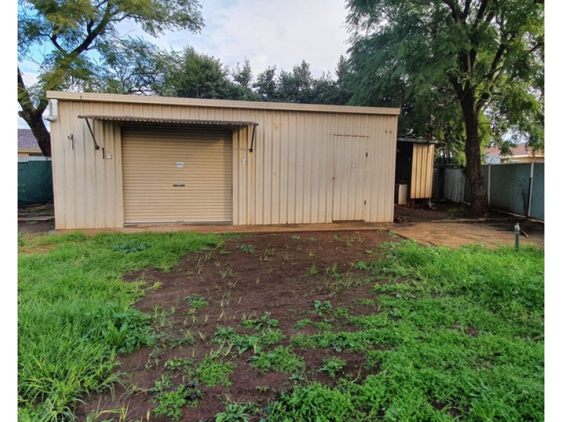 2 Gloucester Avenue, Dubbo NSW 2830