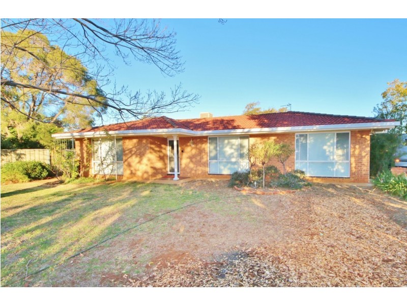 2 Wales Court, Dubbo NSW 2830