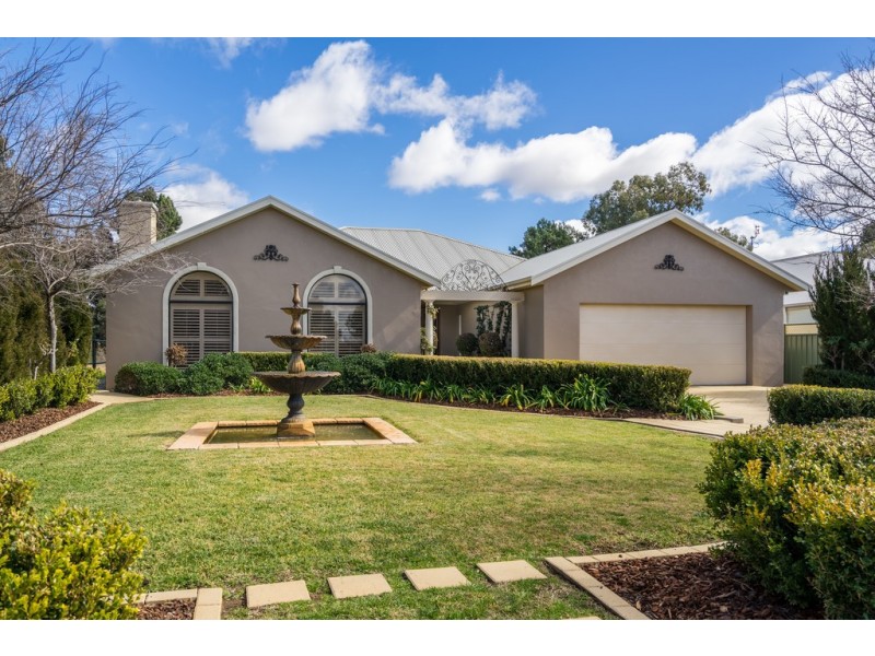 36 Cypress Point Drive, Dubbo NSW 2830