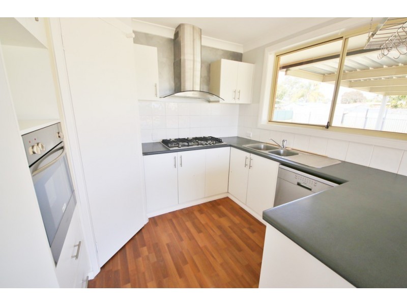 50 Meadowbank Drive, Dubbo NSW 2830