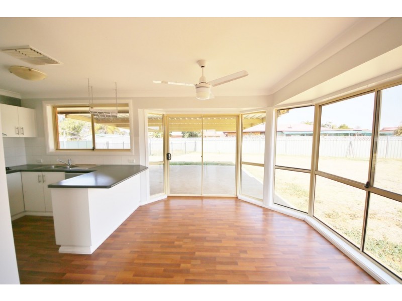 50 Meadowbank Drive, Dubbo NSW 2830