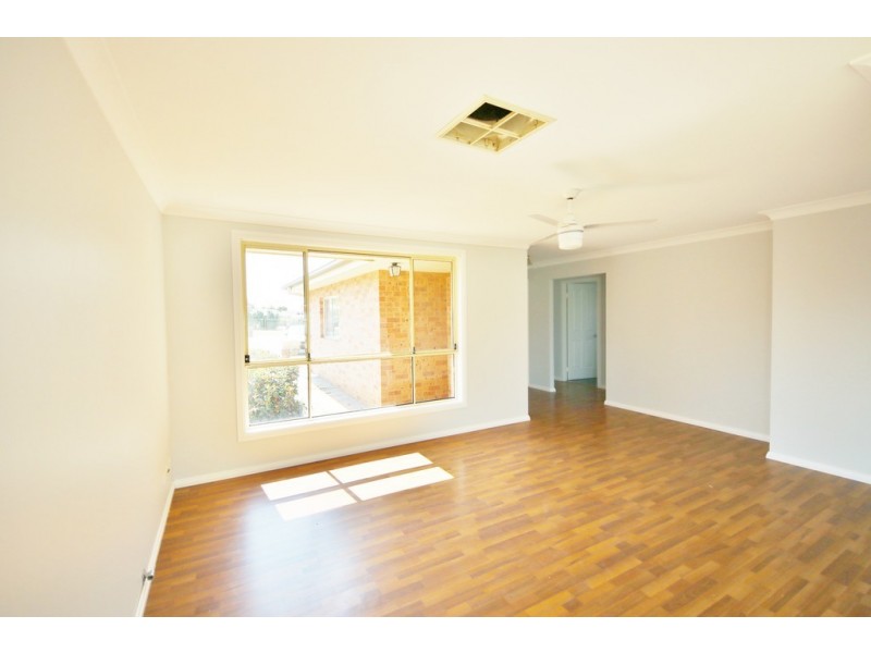 50 Meadowbank Drive, Dubbo NSW 2830