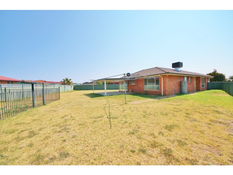 50 Meadowbank Drive, Dubbo NSW 2830