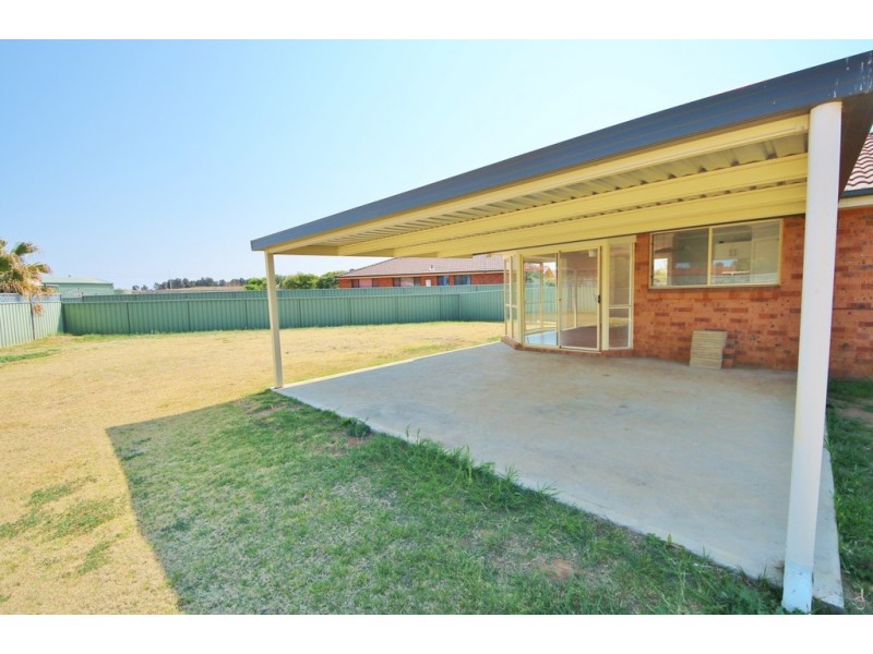 50 Meadowbank Drive, Dubbo NSW 2830