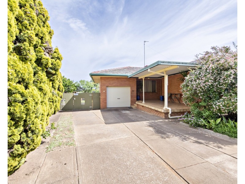 26 BANKSIA CRESCENT, Dubbo NSW 2830