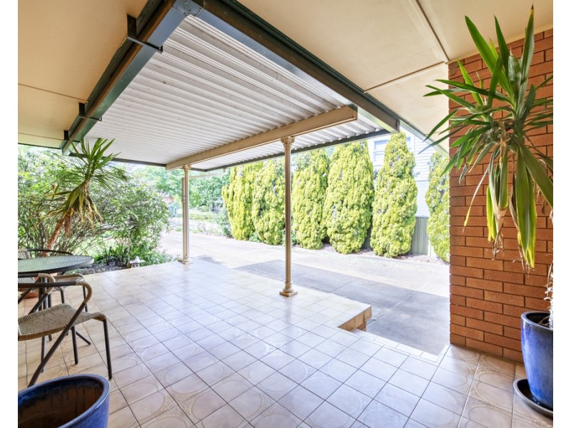 26 BANKSIA CRESCENT, Dubbo NSW 2830