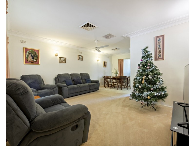 26 BANKSIA CRESCENT, Dubbo NSW 2830
