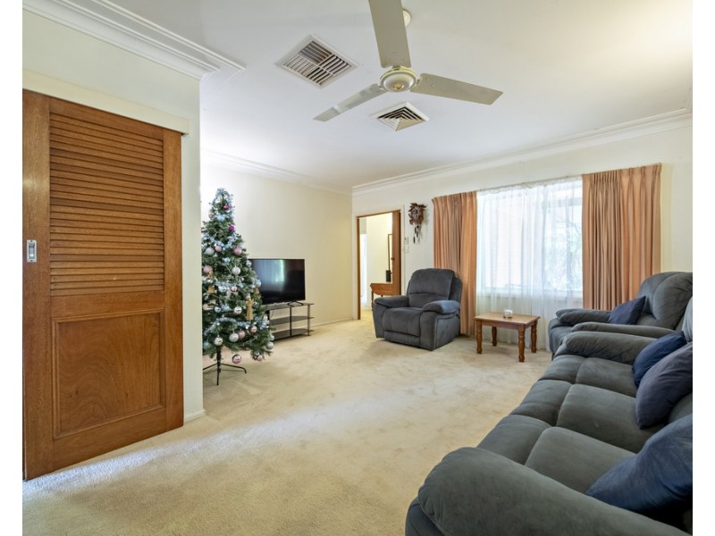 26 BANKSIA CRESCENT, Dubbo NSW 2830