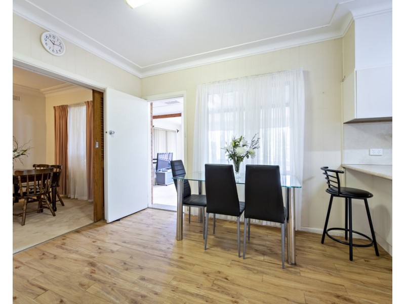 26 BANKSIA CRESCENT, Dubbo NSW 2830
