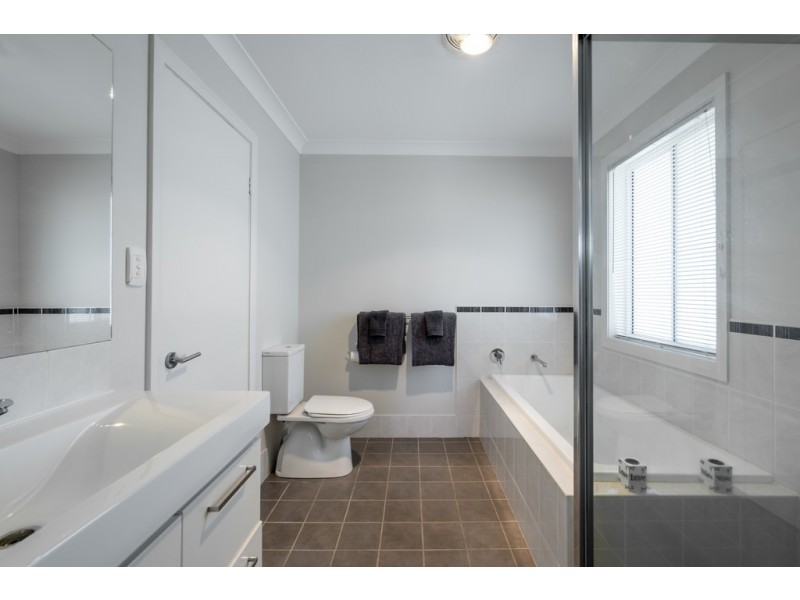 30 Dunheved Circle, Dubbo NSW 2830