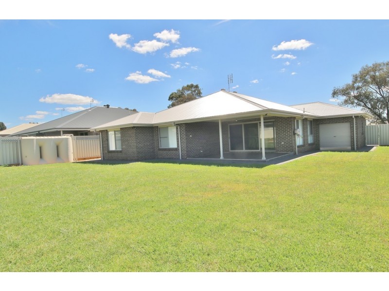 21 Apsley Crescent, Dubbo NSW 2830