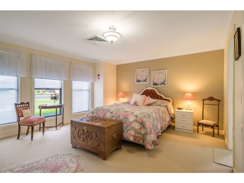 42 St Andrews Drive, Dubbo NSW 2830