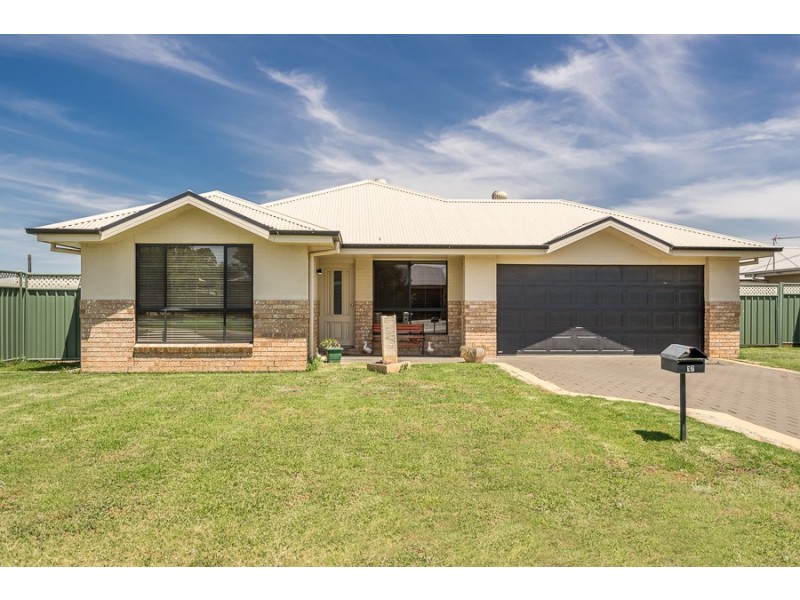 17 Dunheved Circle, Dubbo NSW 2830