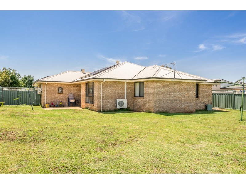 17 Dunheved Circle, Dubbo NSW 2830