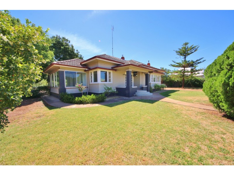 56 Third Avenue, Narromine NSW 2821